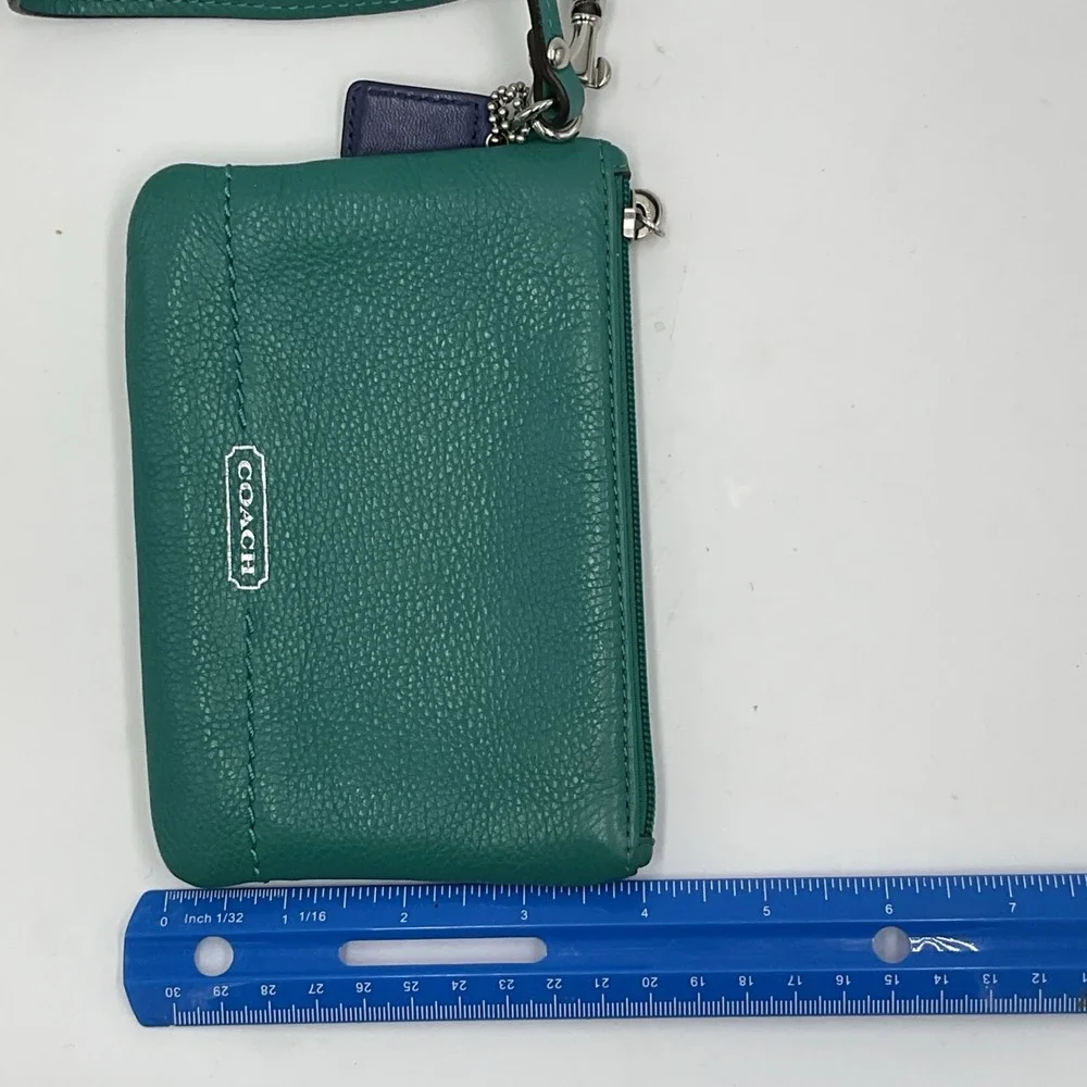 Coach Green Pebbled Leather Wristlet w/ Zipper Accent & Bag Charm *READ